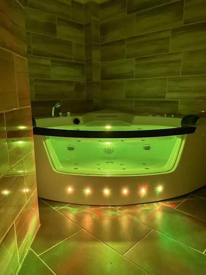 Appartamento Jacuzzi And Privacy With 2 Balconies And Free Garage Budapest Ungheria