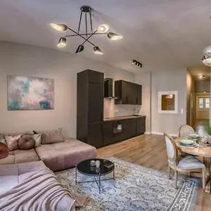  דירה True Gem Downtown Next To Synagogue And Gozsdu Garden Area